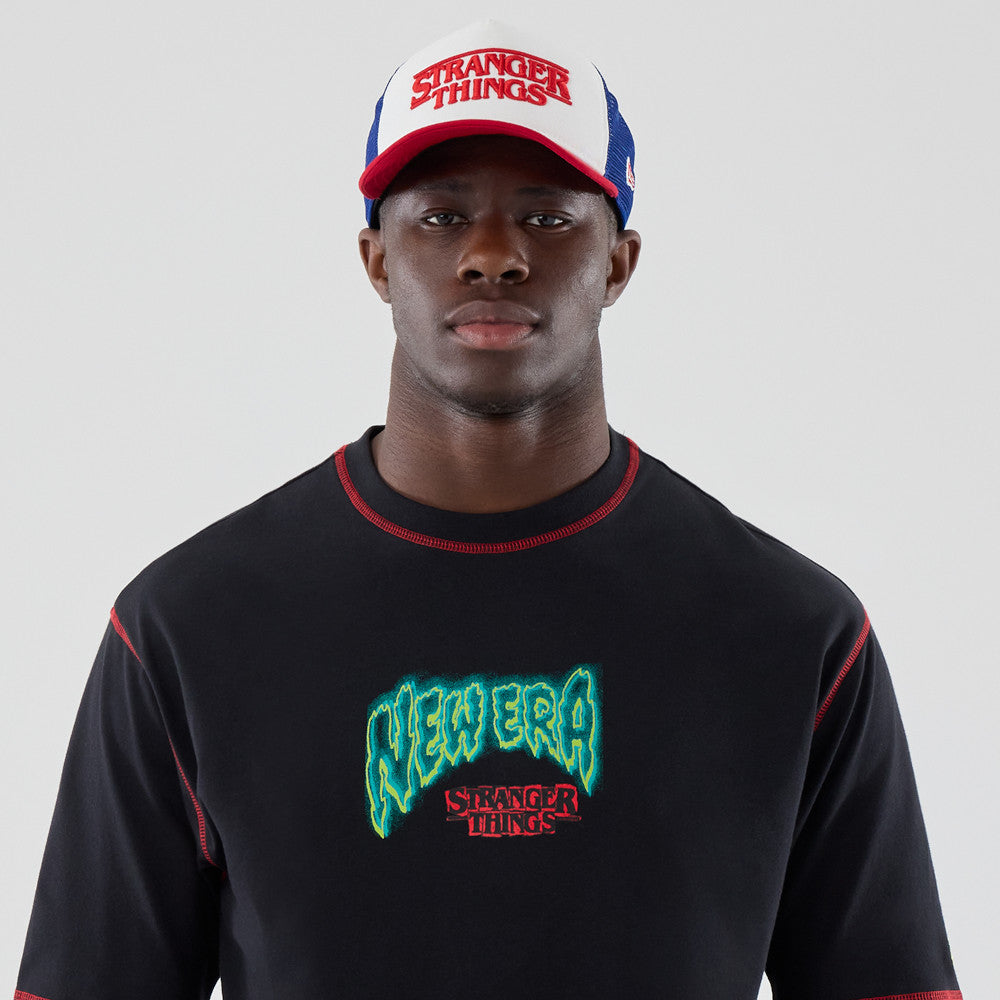 New Era เสื้อยืดแขนสั้นรุ่น New Era X Netflix Stranger Things Graphic Black Oversized Short Sleeve T-Shirt