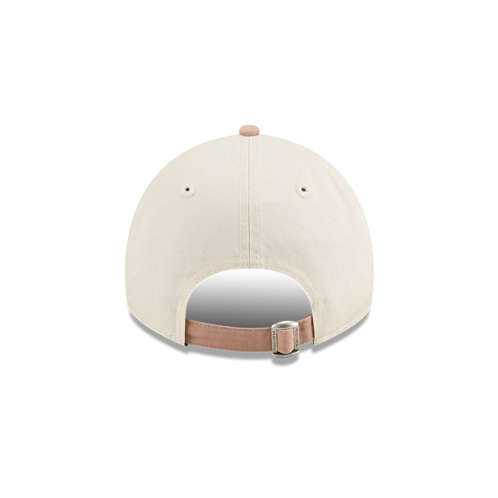 New Era หมวกรุ่น AUSTRALIAN OPEN SEASONAL 2-TONE SCRIPT TIMELLESS TAUPE AND LIGHT CREAM 9TWENTY CLOTH STRAP CAP
