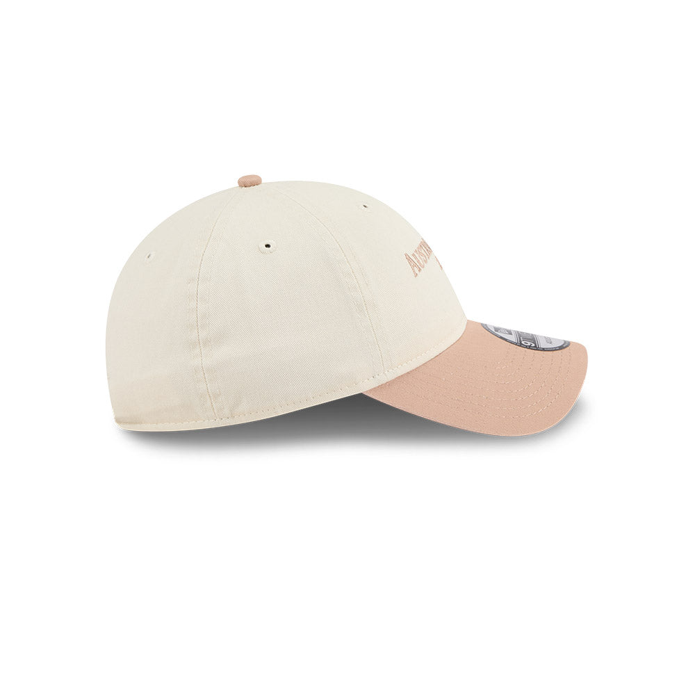 New Era หมวกรุ่น AUSTRALIAN OPEN SEASONAL 2-TONE SCRIPT TIMELLESS TAUPE AND LIGHT CREAM 9TWENTY CLOTH STRAP CAP