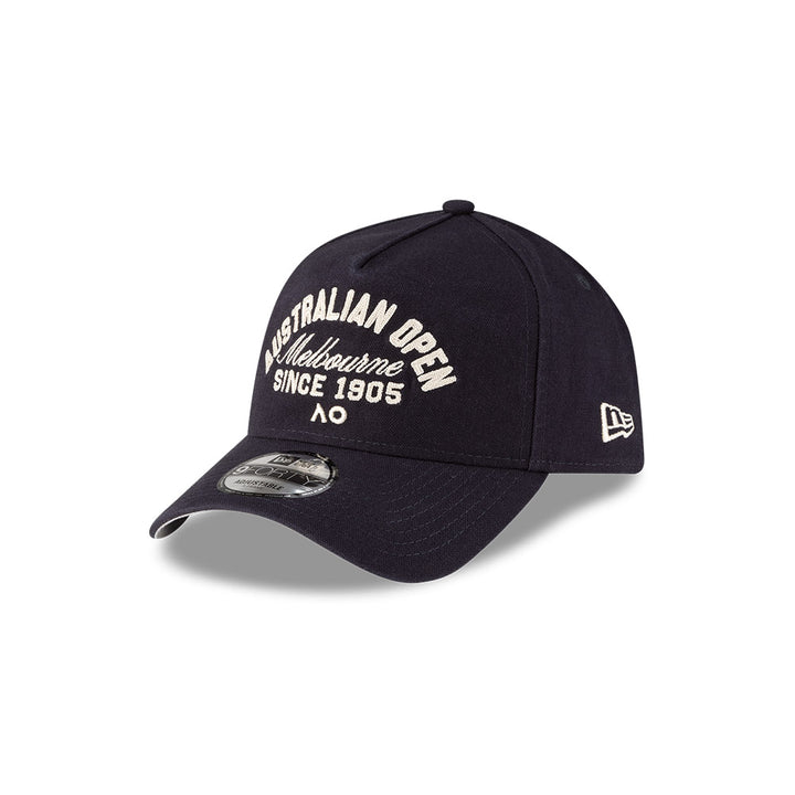 New Era หมวกรุ่น AUSTRALIAN OPEN SEASONAL SCRIPT NAVY 9FORTY A-FRAME CAP