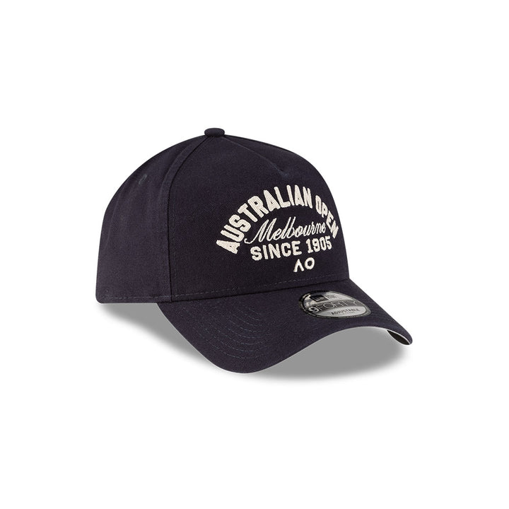 New Era หมวกรุ่น AUSTRALIAN OPEN SEASONAL SCRIPT NAVY 9FORTY A-FRAME CAP