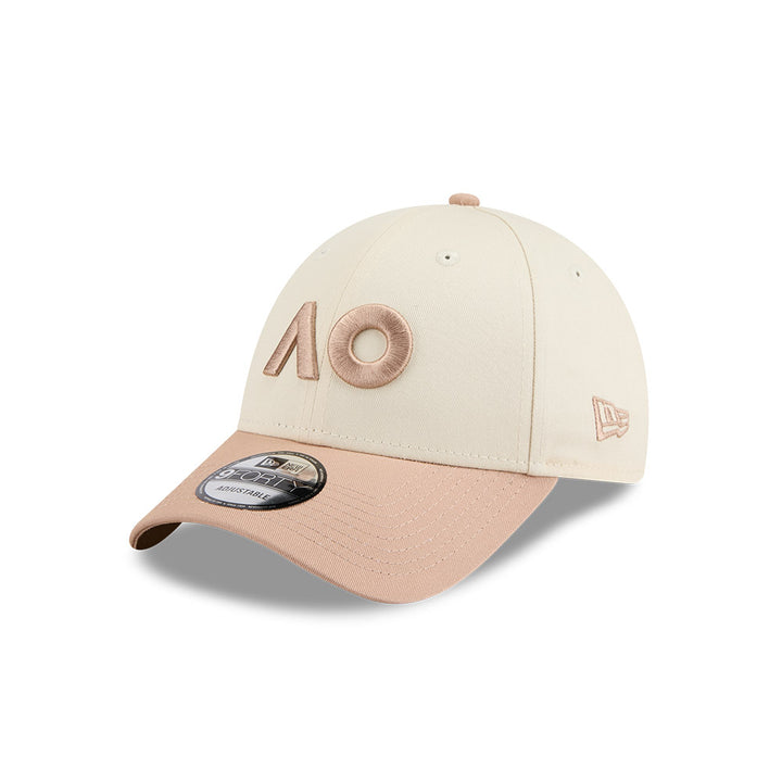 New Era หมวกรุ่น AUSTRALIAN OPEN SEASONAL 2-TONE TIMELLESS TAUPE AND LIGHT CREAM 9FORTY CLOTH STRAP CAP