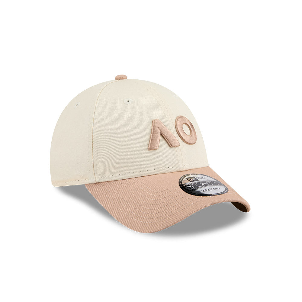 New Era หมวกรุ่น AUSTRALIAN OPEN SEASONAL 2-TONE TIMELLESS TAUPE AND LIGHT CREAM 9FORTY CLOTH STRAP CAP
