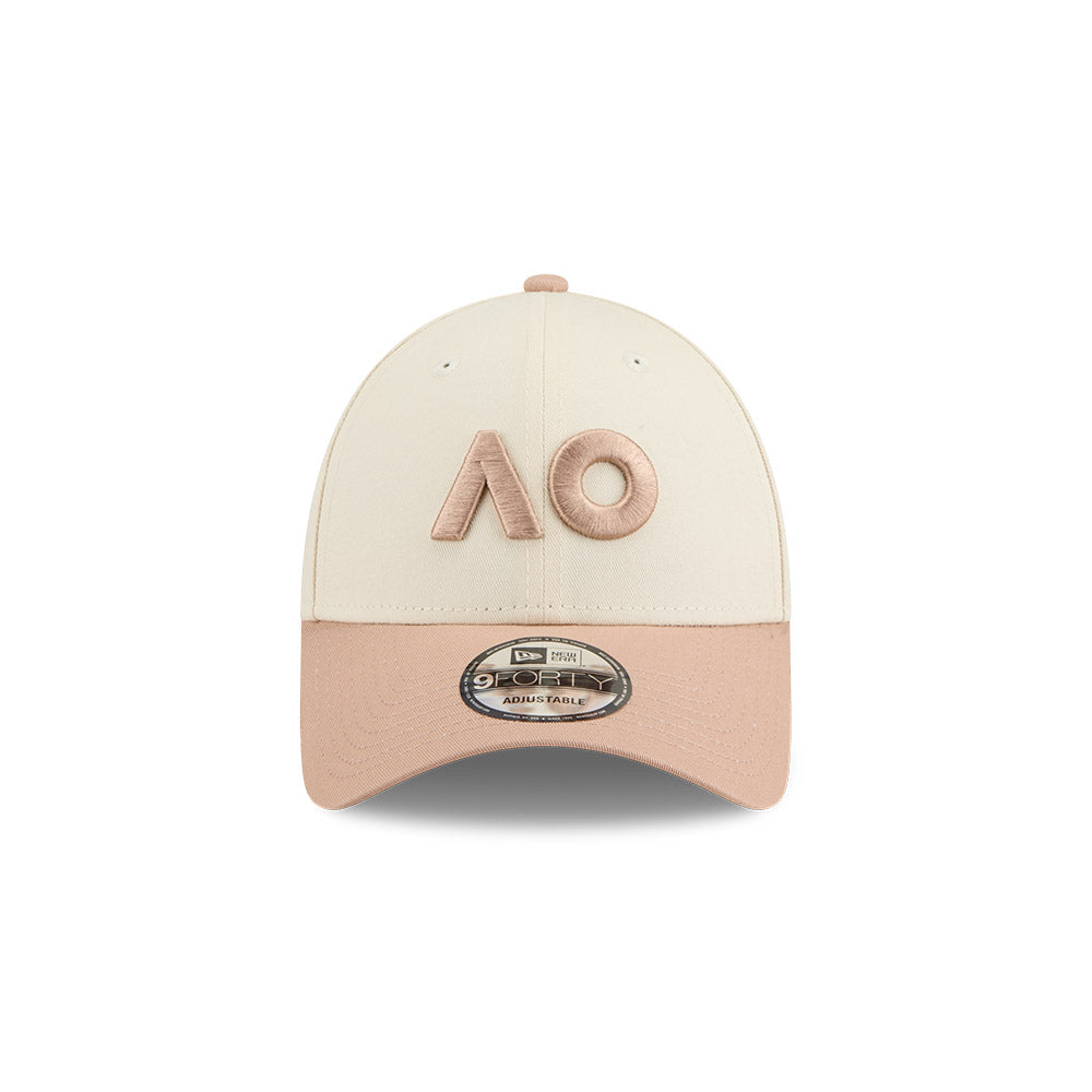 New Era หมวกรุ่น AUSTRALIAN OPEN SEASONAL 2-TONE TIMELLESS TAUPE AND LIGHT CREAM 9FORTY CLOTH STRAP CAP