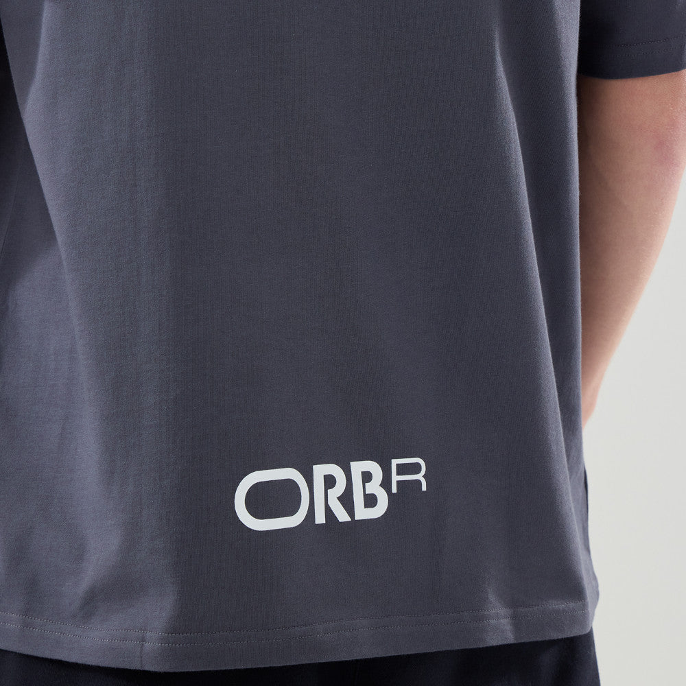 เสื้อยืดแขนสั้น New Era รุ่น Oracle Red Bull Racing Logo Dark Charcoal Oversized Short Sleeve T-Shirt