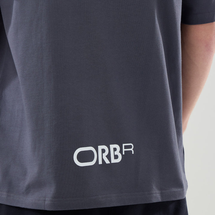 เสื้อยืดแขนสั้น New Era รุ่น Oracle Red Bull Racing Logo Dark Charcoal Oversized Short Sleeve T-Shirt