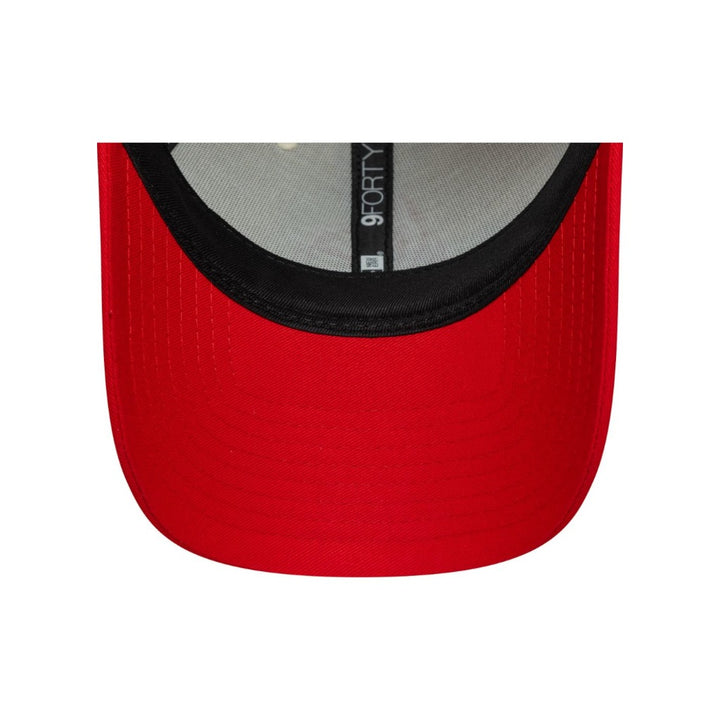 หมวกแก๊ป New Era รุ่น Vespa EMEA Team Sport Cream Scarlet 9Forty Cap