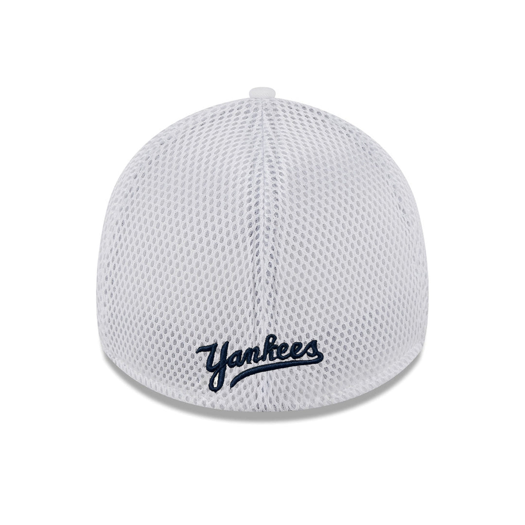 New Era หมวกรุ่น New York Yankees Optic White And Dark Royal 39Thirty Neo Cap
