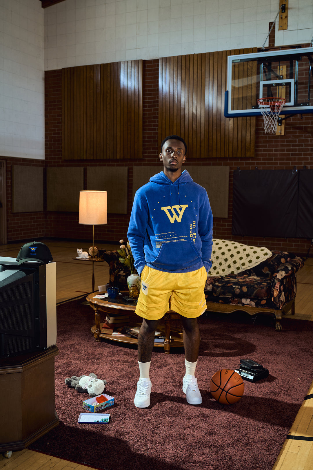 New Era กางเกงขาสั้นรุ่น BRISTOL x NBA 2024 Golden State Warriors Yellow Shorts