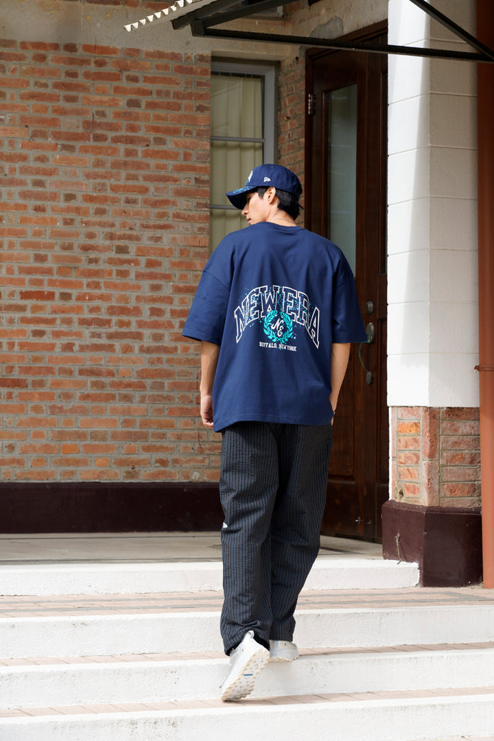 New Era เสื้อยืดแขนสั้นรุ่น New Era Street Class Oceanside Blue Oversized Short Sleeve T-Shirt