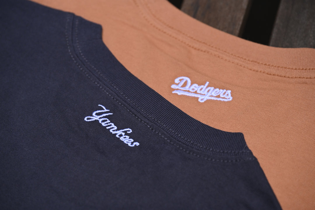 New Era เสื้อยืดแขนสั้นรุ่น New York Yankees MLB Chain Stitching Graphite Short Sleeve T-Shirt