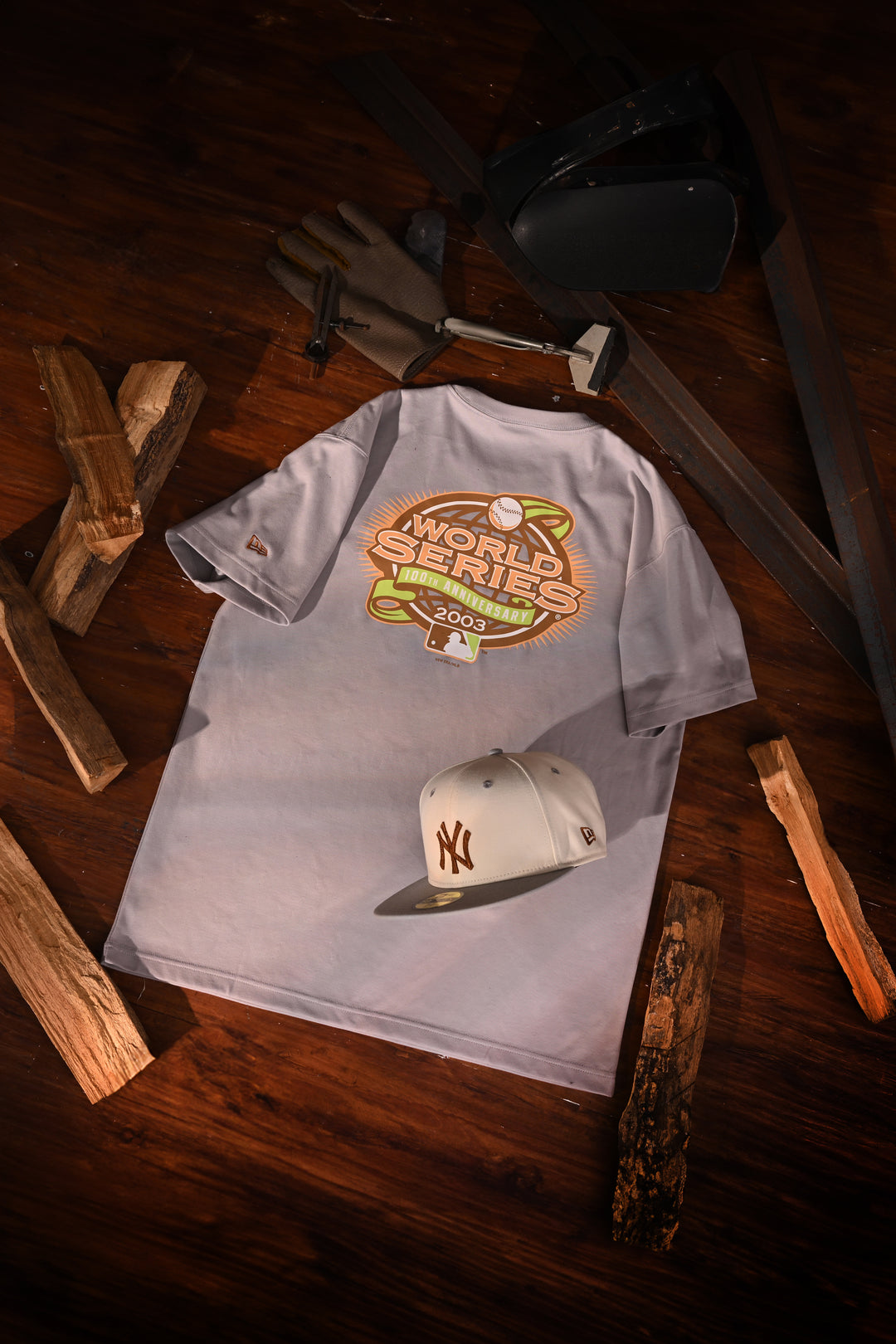 New Era เสื้อยืดแขนสั้นรุ่น 59FIFTY Pack - Wooden New York Yankees Cooperstown Dolphin Gray Short Sleeve T-Shirt