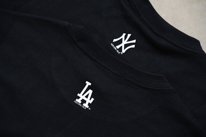 New Era เสื้อยืดแขนสั้นรุ่น New York Yankees Mix League Script Black Short Sleeve T-Shirt