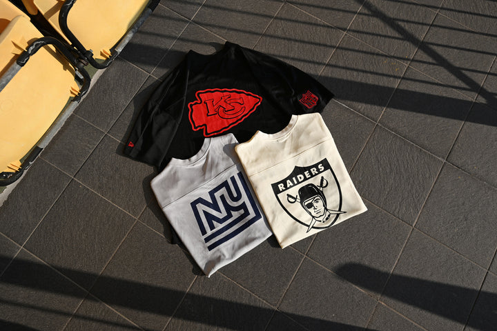 New Era เสื้อยืดแขนสั้นรุ่น New York Giants Nfl Historic Dolphin Gray Oversized Short Sleeve T-Shirt