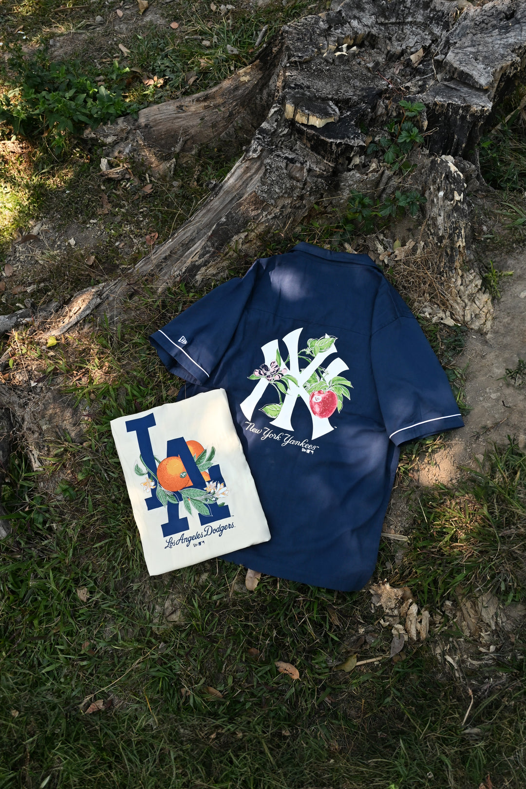 New Era เสื้อเชิ้ตรุ่น Los Angeles Dodgers Harvest Merch Chrome White Woven Short Sleeve Shirt