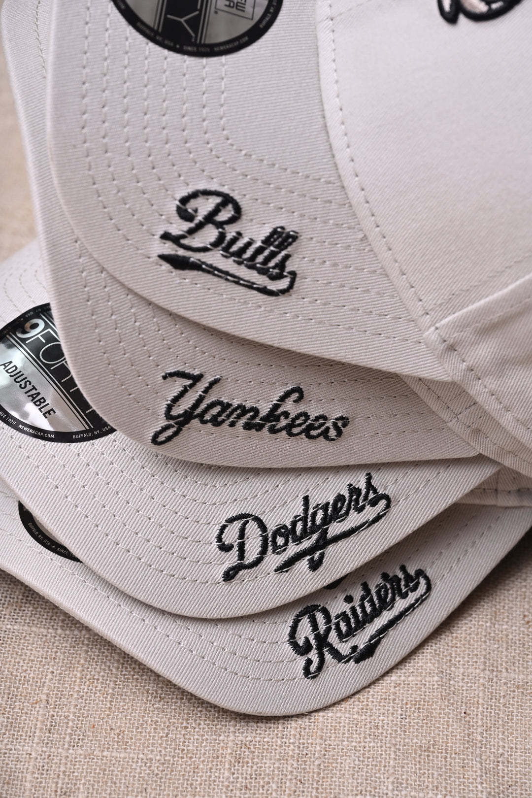 New Era หมวกรุ่น Chicago Bulls Black Visor Script Stone 9FORTY Cap