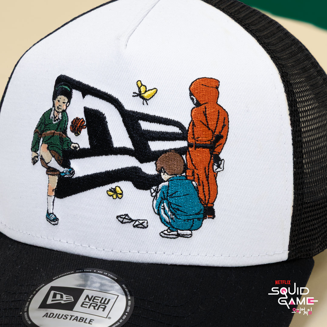 New Era หมวกรุ่น New Era X Netflix Squid Game Black And White 9Forty A-Frame Trucker Cap