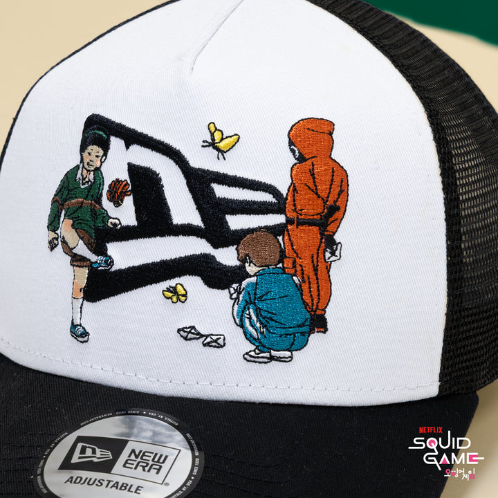 New Era หมวกรุ่น New Era X Netflix Squid Game Black And White 9Forty A-Frame Trucker Cap