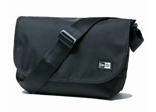 กระเป๋า NEW ERA SHOULDER BAG BLACK