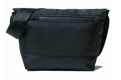 กระเป๋า NEW ERA SHOULDER BAG BLACK