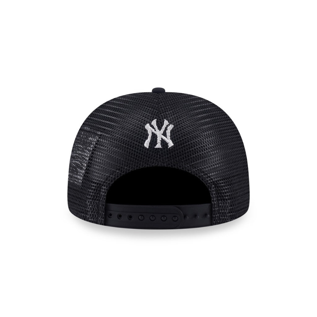 หมวกแก๊ป New Era รุ่น New York Yankees Shattered Logo Black 9Forty A-Frame Trucker Cap