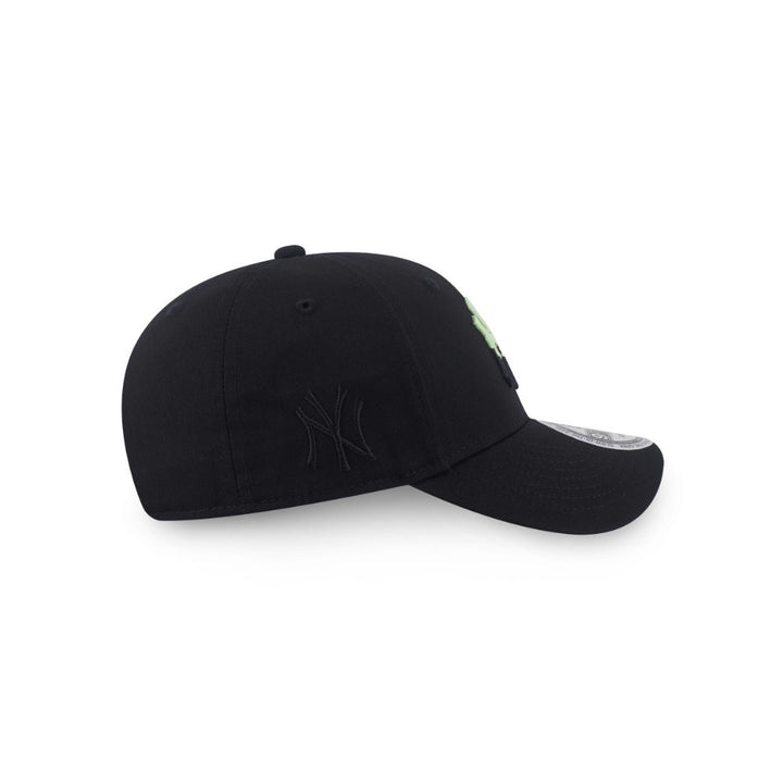 หมวกแก๊ป New Era รุ่น New York Yankees Glow In The Dark Black 9Forty Cap