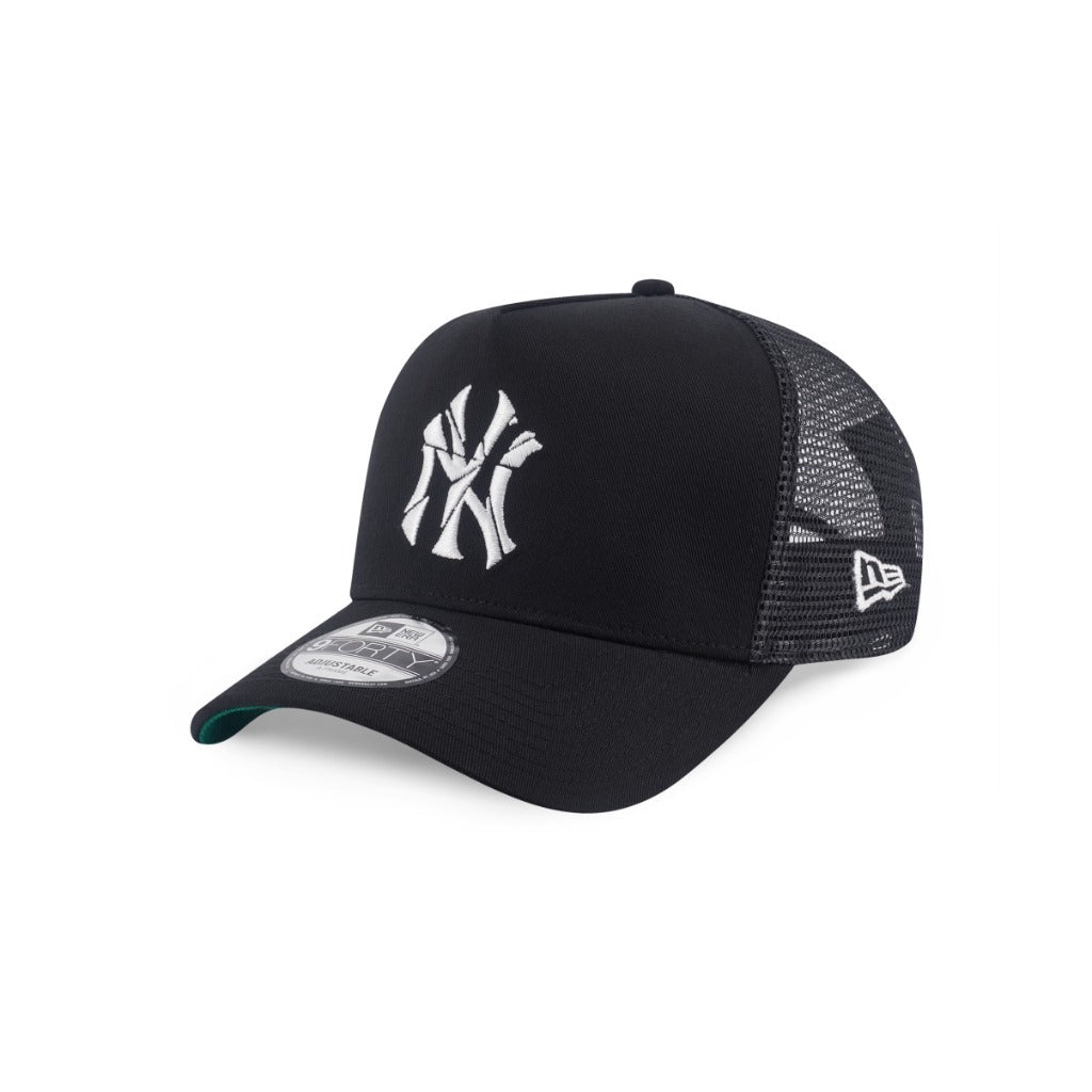 หมวกแก๊ป New Era รุ่น New York Yankees Shattered Logo Black 9Forty A-Frame Trucker Cap