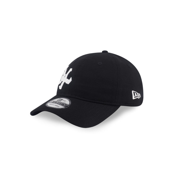 หมวกแก๊ป New Era รุ่น Chicago White Sox Spray Paint Black 9Forty Unst Cap