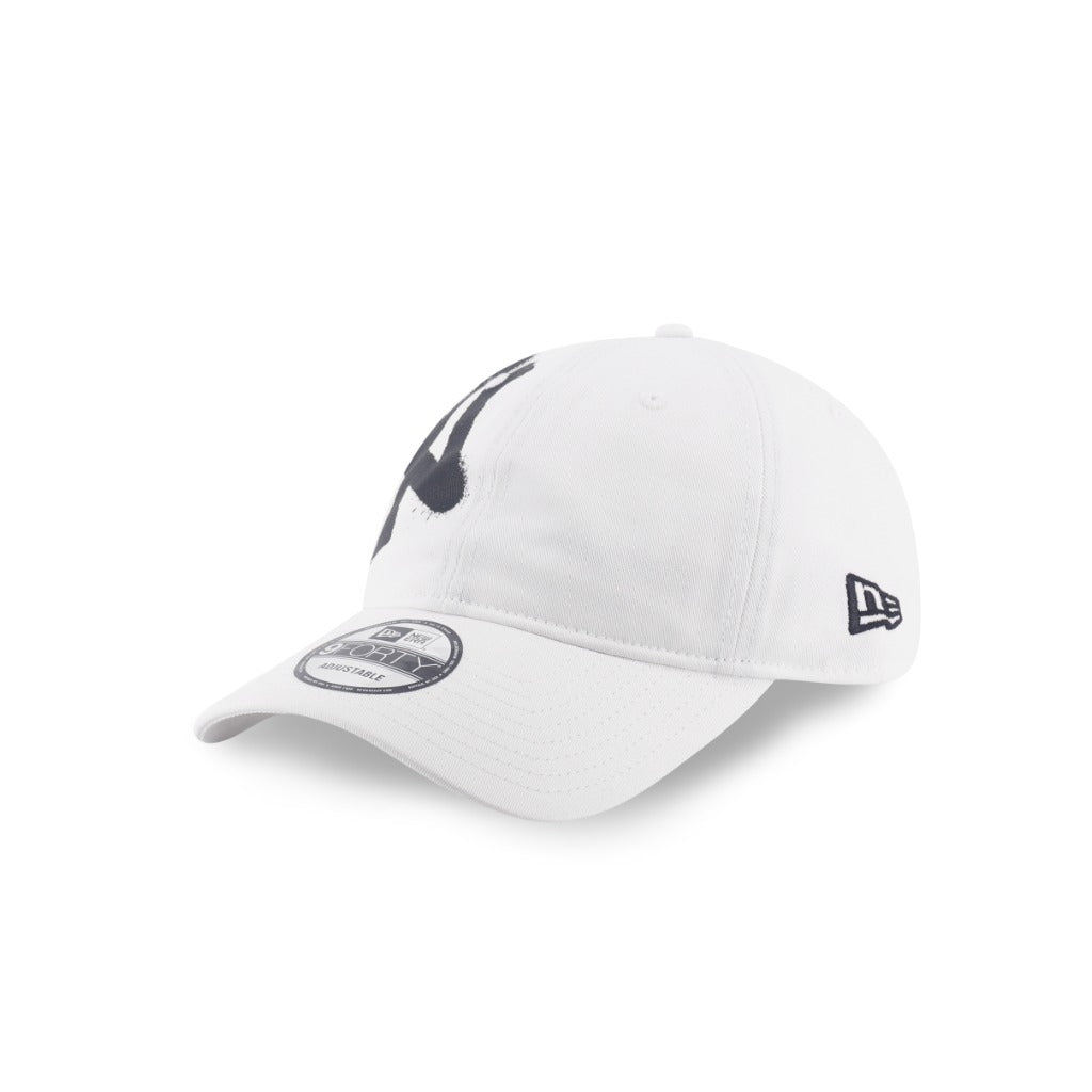 หมวกแก๊ป New Era รุ่น New York Yankees Spray Paint White 9Forty Unst Cap