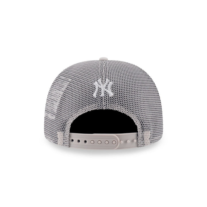 หมวกแก๊ป New Era รุ่น New York Yankees Shattered Logo Vintage Stone 9Forty A-Frame Trucker Cap