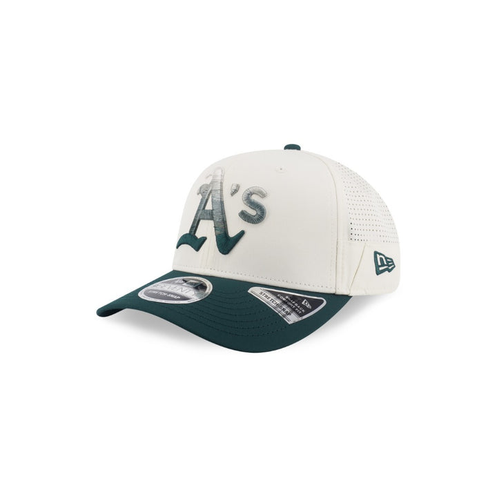 หมวกแก๊ป New Era รุ่น Oakland Athletics Gradient 2-Tone Cilantro Green Visor Chrome White 9Seventy Stretch Snap Cap