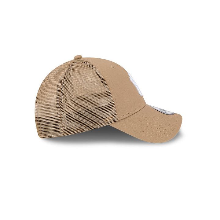 หมวกแก๊ป New Era รุ่น New York Yankees Classic Khaki 9Forty Trucker Cap