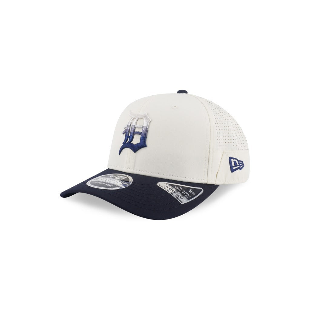 หมวกแก๊ป New Era รุ่น Detroit Tigers Gradient 2-Tone Navy Visor Chrome White 9Seventy Stretch Snap Cap
