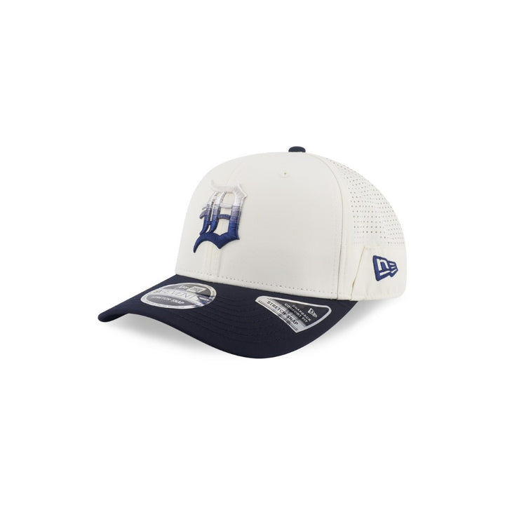 หมวกแก๊ป New Era รุ่น Detroit Tigers Gradient 2-Tone Navy Visor Chrome White 9Seventy Stretch Snap Cap
