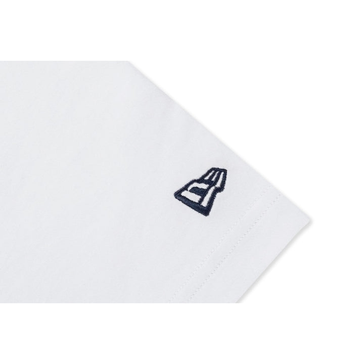 เสื้อโอเวอร์ไซส์ New Era รุ่น New York Yankees Ne Fan Fam White Oversized Short Sleeve T-Shirt