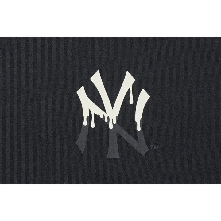 เสื้อโอเวอร์ไซส์ New Era รุ่น New York Yankees Glow In The Dark Black Oversized Short Sleeve T-Shirt