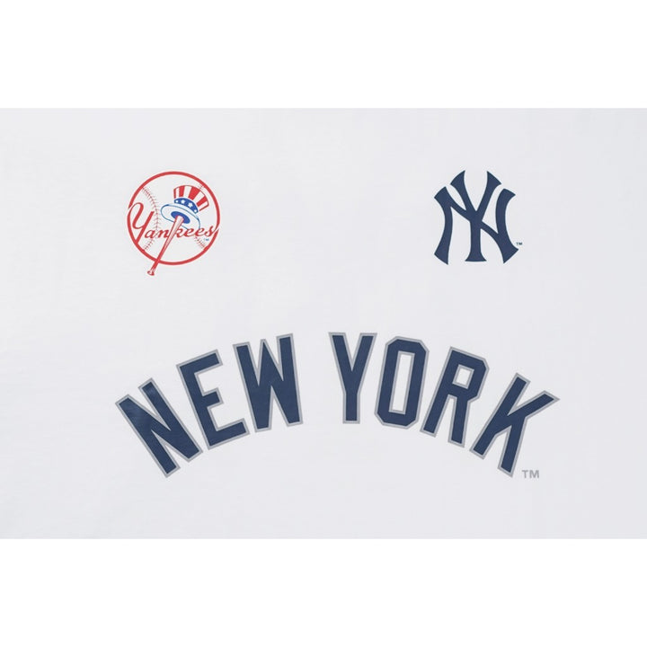 เสื้อโอเวอร์ไซส์ New Era รุ่น New York Yankees Ne Fan Fam White Oversized Short Sleeve T-Shirt