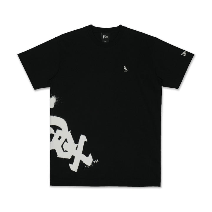เสื้อยืดแขนสั้น New Era รุ่น Chicago White Sox Spray Paint Black Short Sleeve T-Shirt