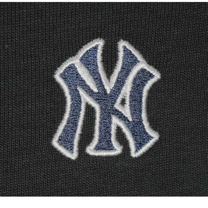 เสื้อยืดแขนสั้น New Era รุ่น New York Yankees MLB Patchwork Steel Clouds Gray Short Sleeve T-Shirt