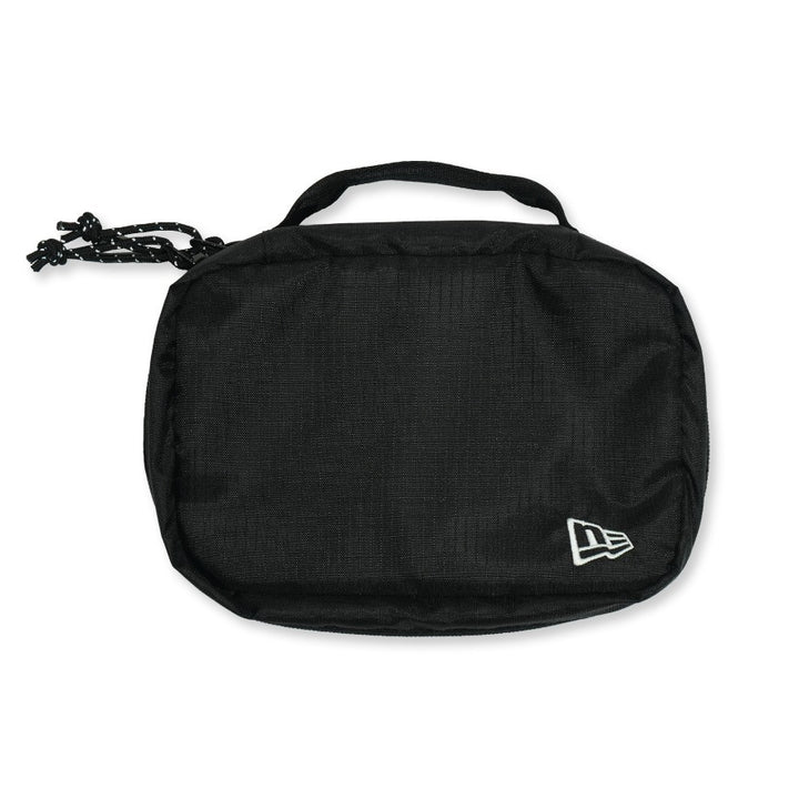 กระเป๋า New Era รุ่น New Era Travel Era Water Repellent Black Kit Wash Pouch