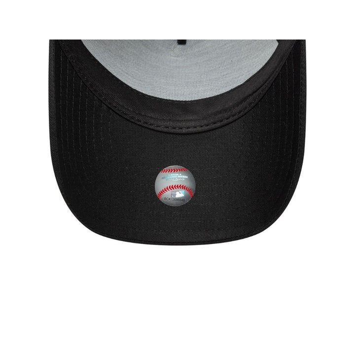 หมวกแก๊ป New Era รุ่น New York Yankees Metallic Black 9Forty E-Frame Cap