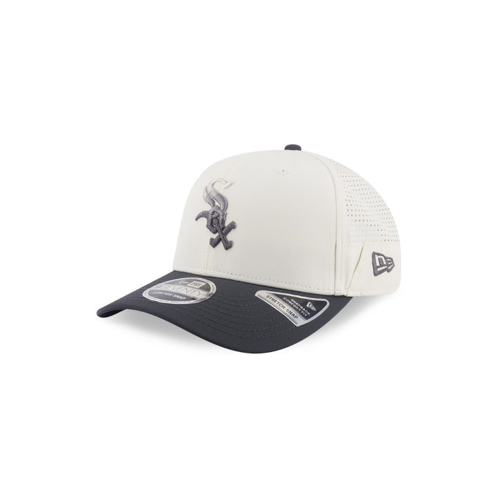 หมวกแก๊ป New Era รุ่น Chicago White Sox Gradient 2-Tone Graphite Visor Chrome White 9Seventy Stretch Snap Cap