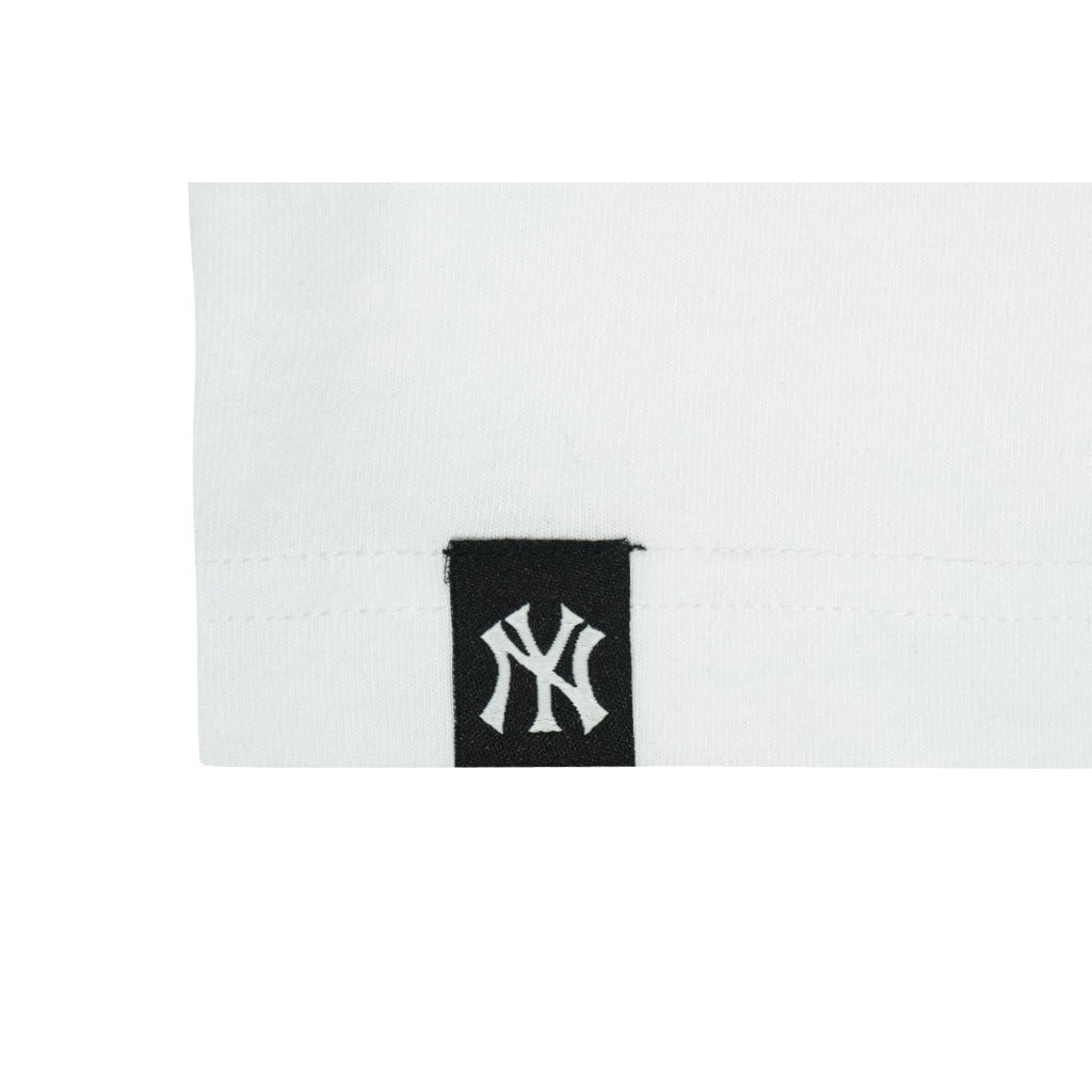 เสื้อยืดแขนสั้น New Era รุ่น New York Yankees Floral White Short Sleeve T-Shirt