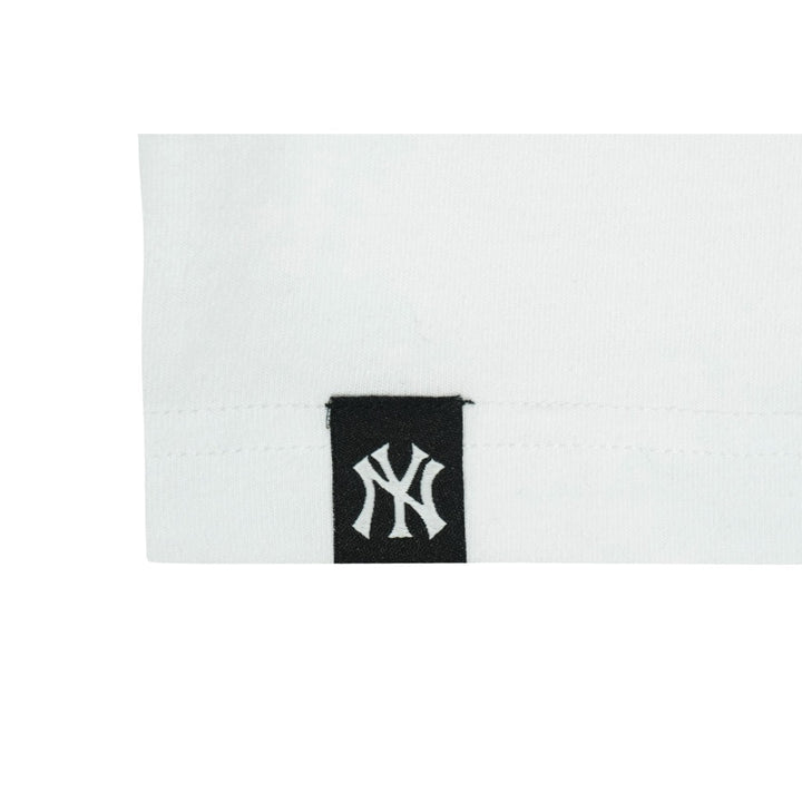เสื้อยืดแขนสั้น New Era รุ่น New York Yankees Floral White Short Sleeve T-Shirt