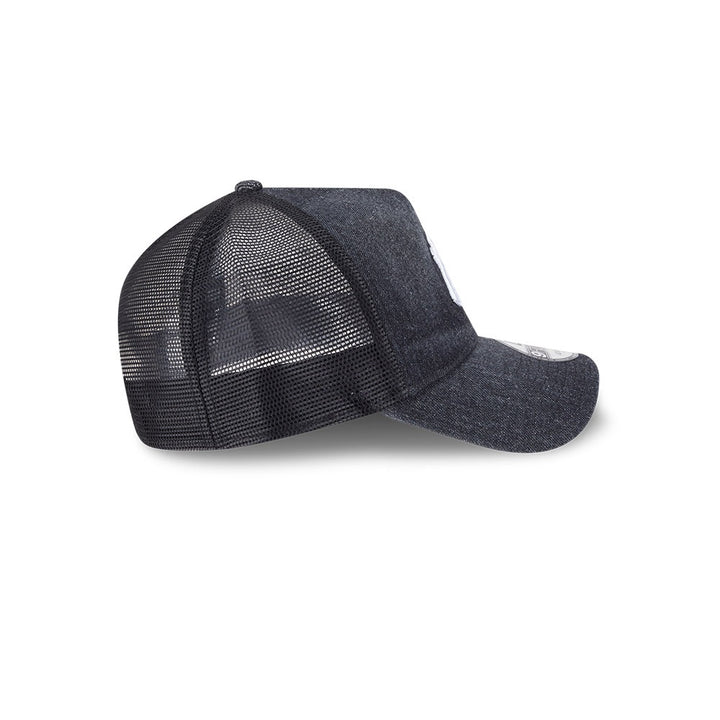 หมวกแก๊ป New Era รุ่น New York Yankees Washed Denim Black 9Forty A-Frame Trucker Cap