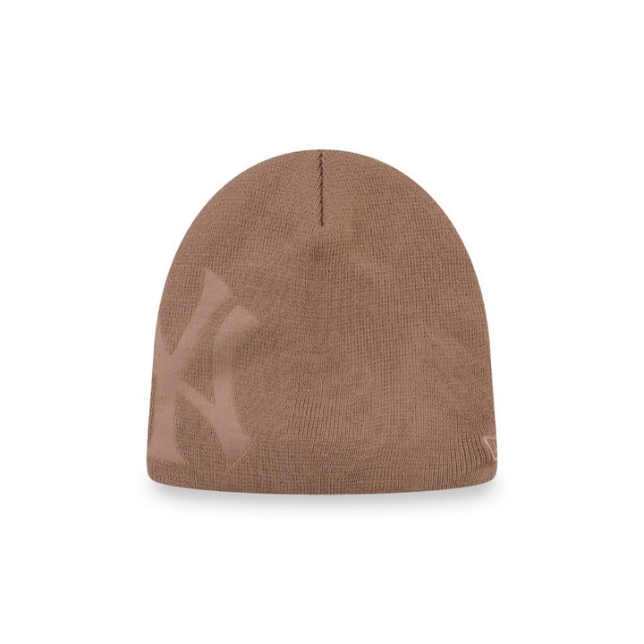 หมวกไหมพรม New Era รุ่น New York Yankees Yankees Debossed Khaki 4 Dart Cuff Beanie