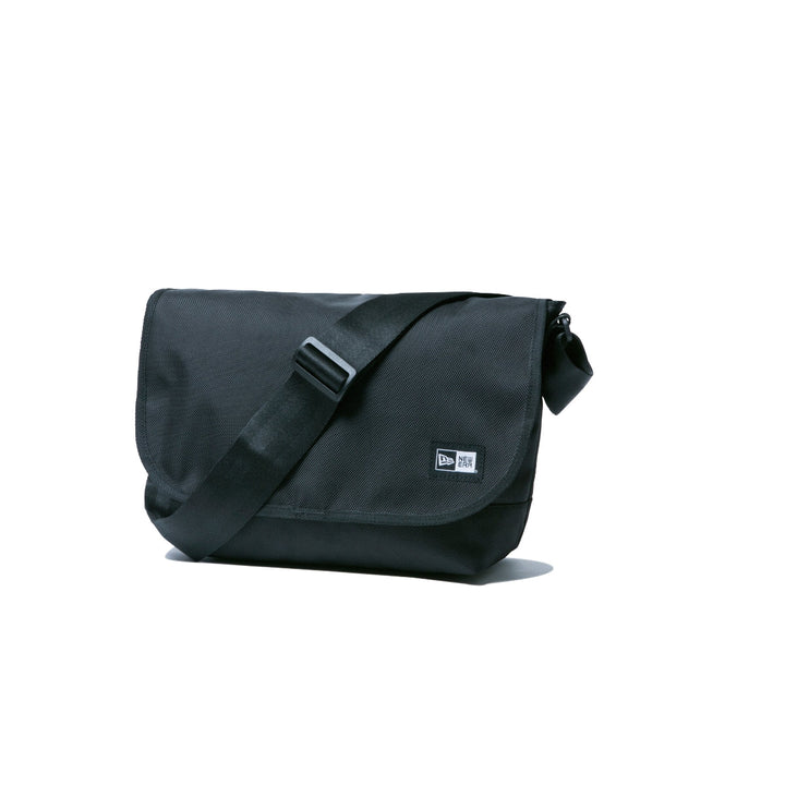 กระเป๋า NEW ERA SHOULDER BAG BLACK